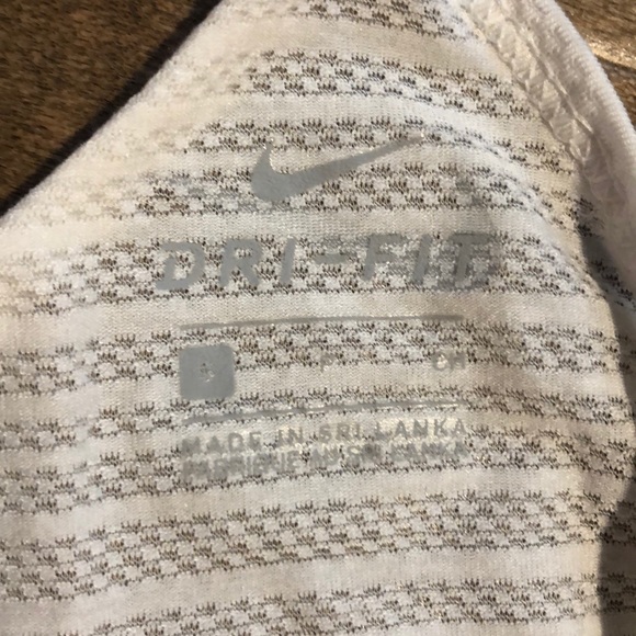 White nike tank top - Picture 3 of 3